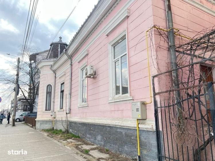 Casă cu 4 camere în Central
