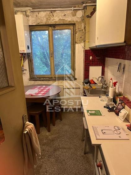Apartament cu 4 camere decomandat, mobilat în Complex Studențesc
