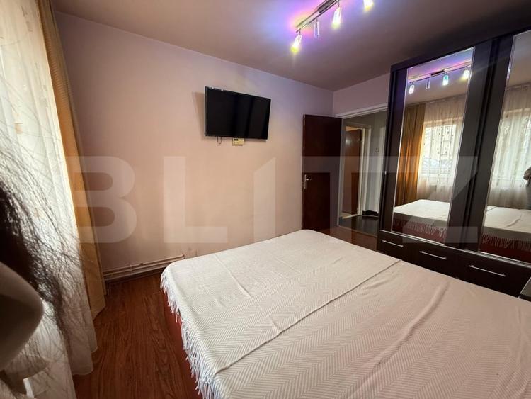 Apartament cu 2 camere semidecomandat, mobilat în Micro 6