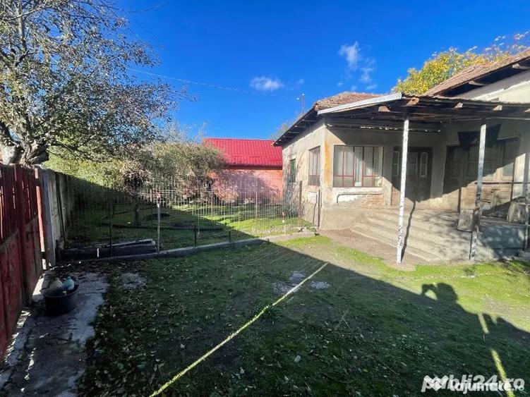 Casă cu 5 camere cu Teren 8000 Mp în Orlești