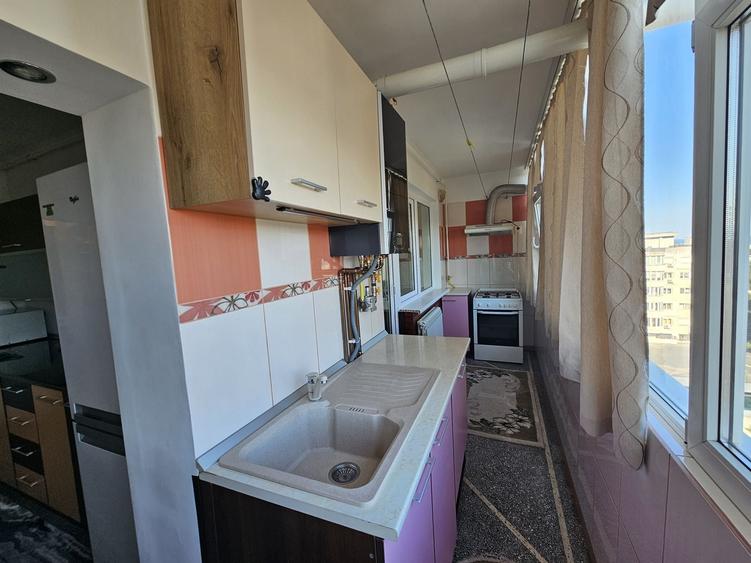 Apartament cu 2 camere decomandat în Casa de Cultură