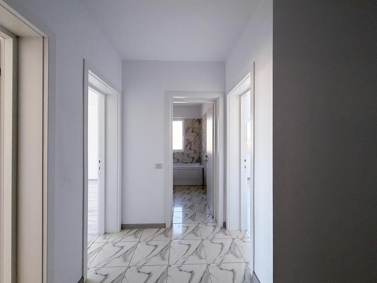 Apartament cu 3 camere decomandat în Sânpetru