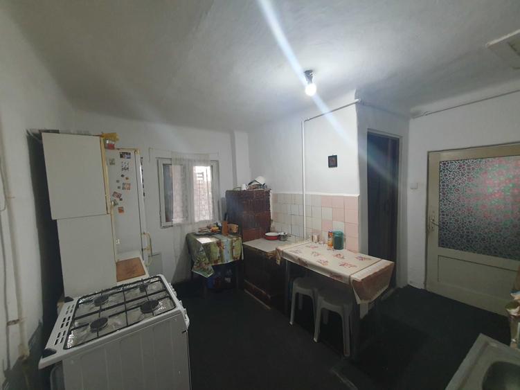 Casă cu 3 camere în Central