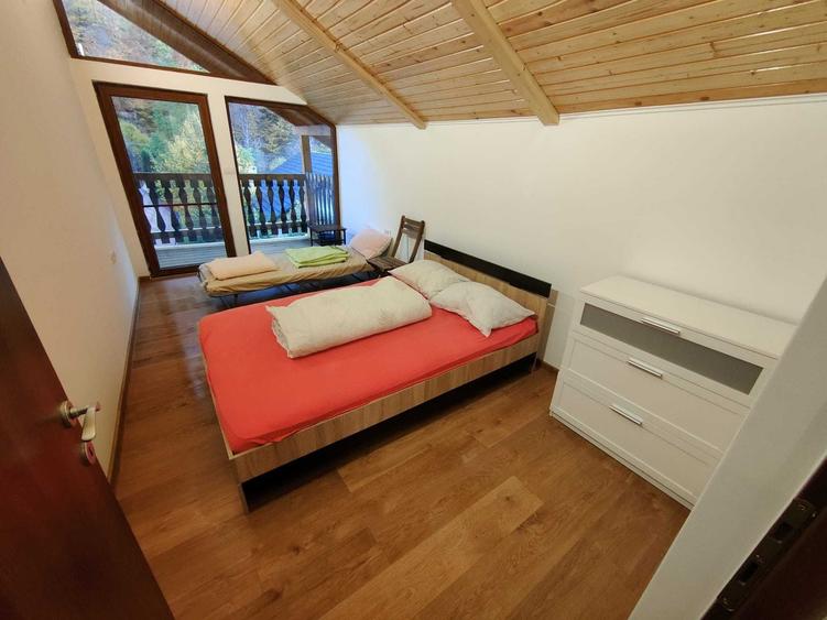 Casă cu 2 camere în Valea Mănăstirii