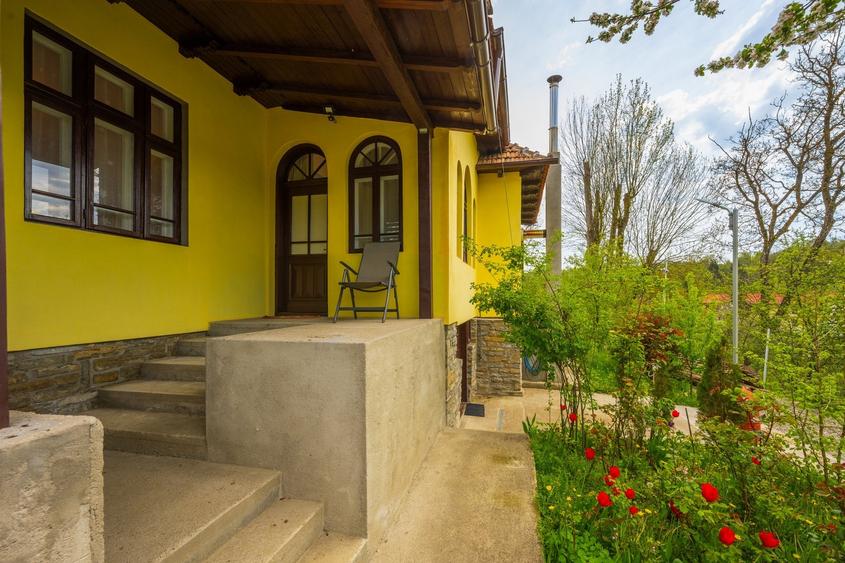 Casă individuală cu 3 camere cu Teren 945 Mp în Provița de Sus