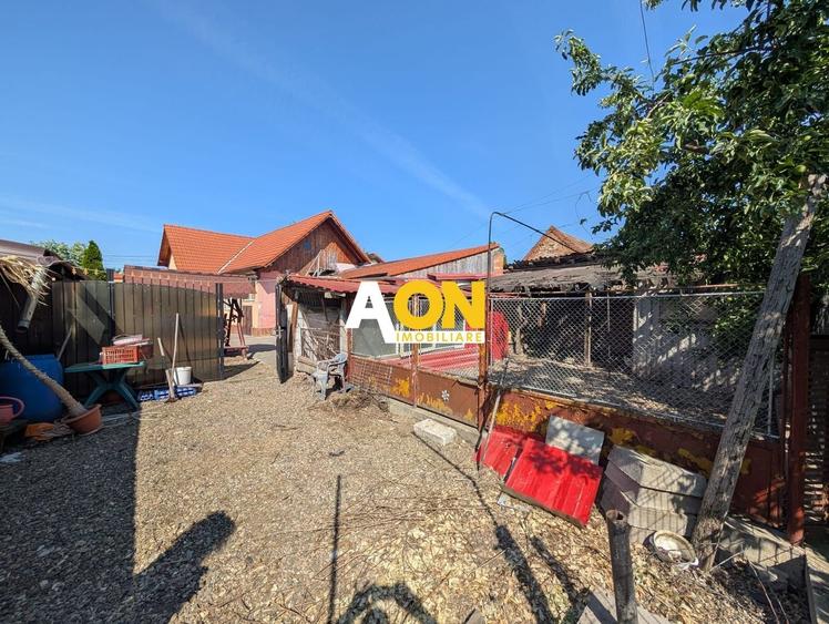 Casă individuală cu 4 camere cu Canalizare în Sud