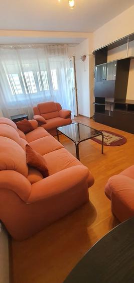 Apartament cu 3 camere decomandat în Colentina