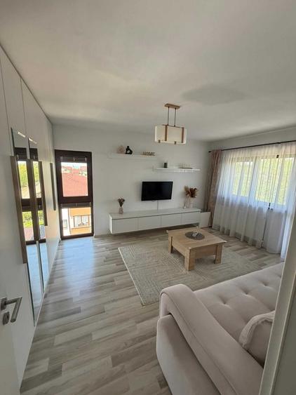 Apartament cu 2 camere decomandat în Sânpetru