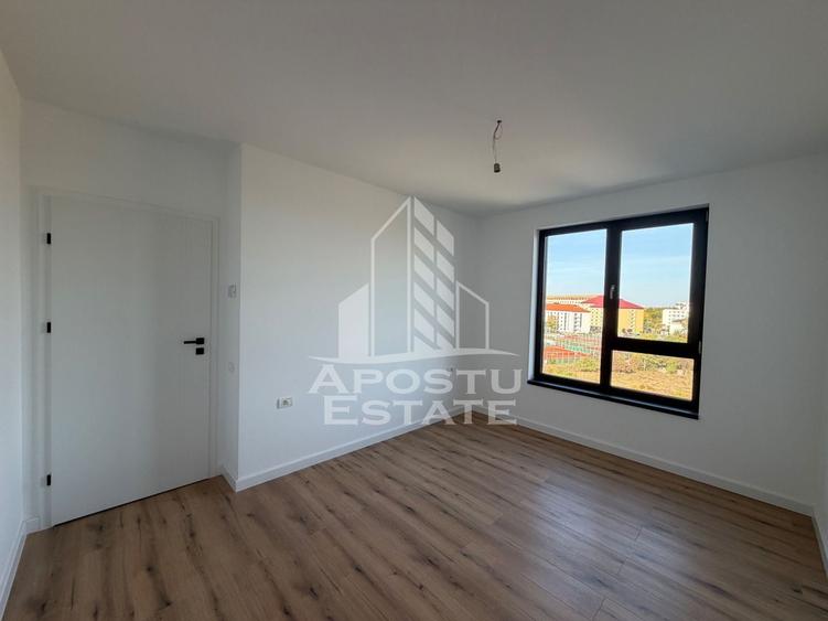 Apartament cu 3 camere semidecomandat în Torontalului