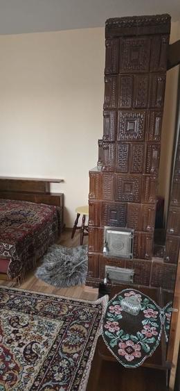 Casă cu 4 camere în Izvoare