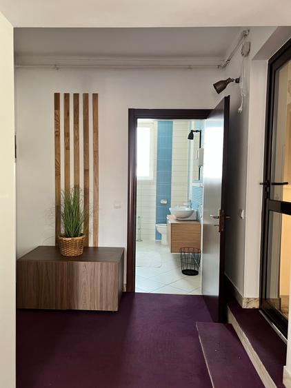 Apartament cu 4 camere decomandat în Central