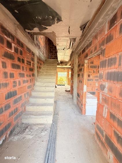 Casă cu 4 camere cu Teren 250 Mp în Central