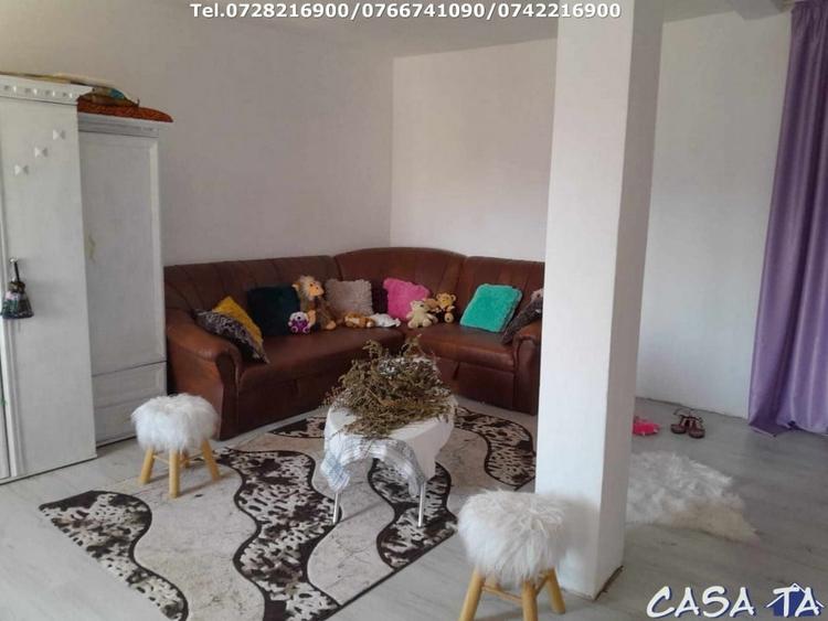 Casă individuală cu 5 camere cu Teren 3424 Mp în Central
