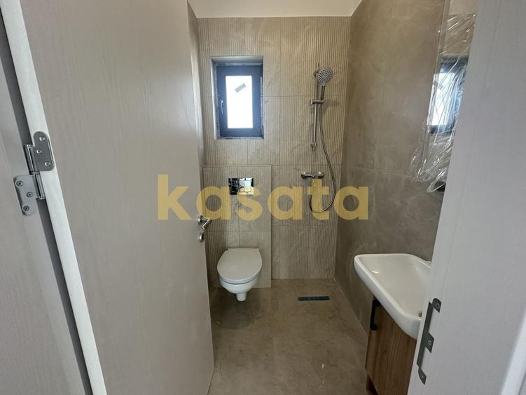 Casă individuală cu 3 camere cu Canalizare în Nord-Est
