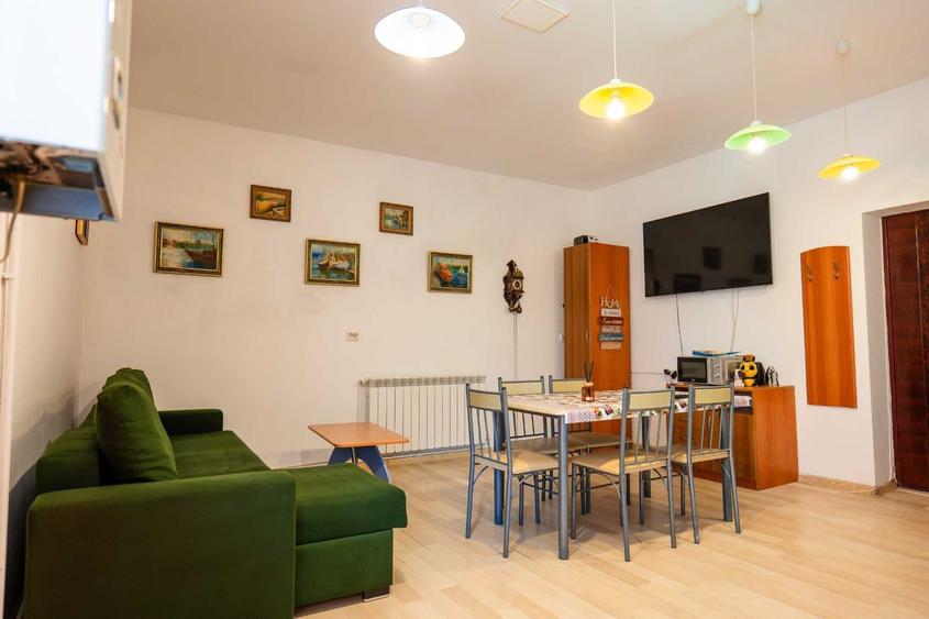 Apartament cu 2 camere decomandat în Peninsula