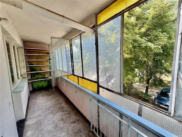 Apartament cu 3 camere decomandat în Tătărași