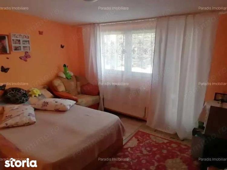 Apartament cu 3 camere în Dămăroaia