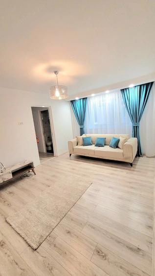 Apartament cu 3 camere semidecomandat în Viziru 1