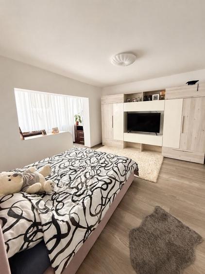 Apartament cu 4 camere decomandat în Dumbrăvița