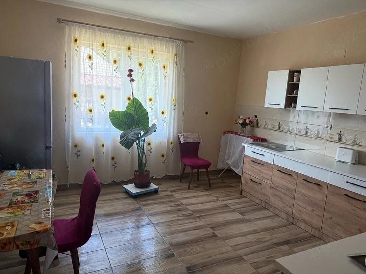 Casă cu 2 camere cu Teren 750 Mp în Central