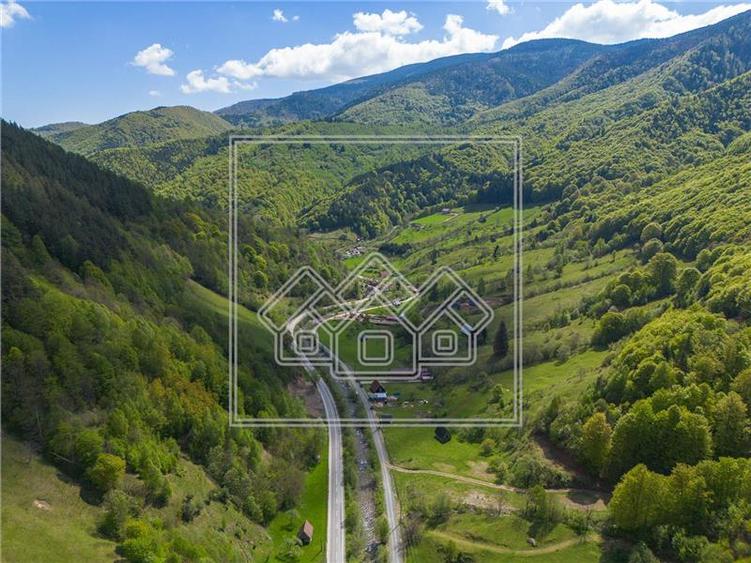 Hotel/Pensiune, de 1,873 mp, în Râu Sadului