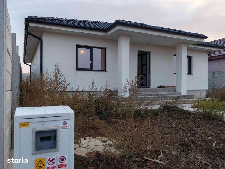 Casă cu 4 camere cu Teren 500 Mp în Central