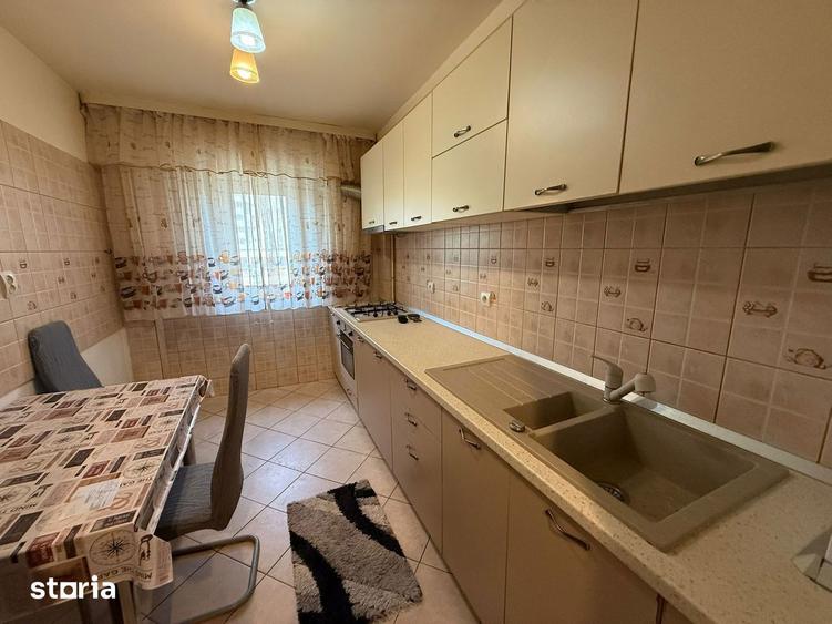 Apartament cu 3 camere decomandat în Central