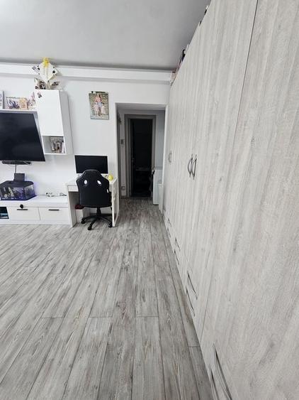 Apartament cu 2 camere semidecomandat, mobilat în Olteniței