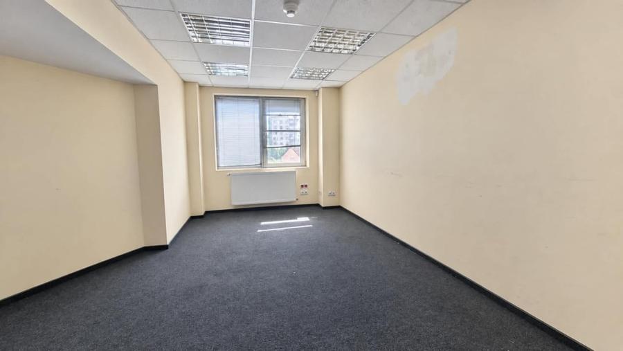 Spațiu comercial, de 800 mp, în Mihai Viteazul