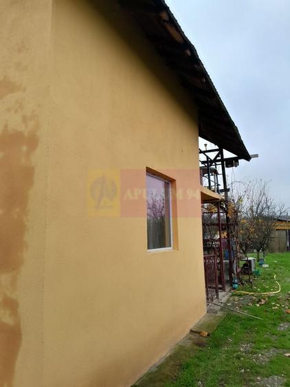 Casă individuală cu 3 camere cu Canalizare în Bărcănești