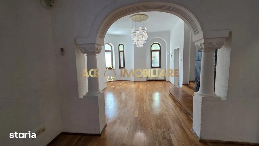 Casă individuală cu 16 camere cu Canalizare în Foișorul de Foc