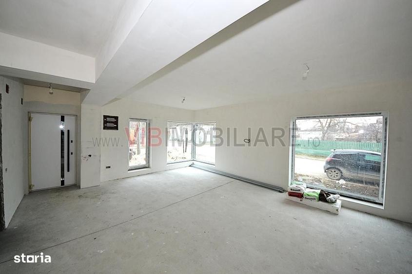 Casă cu 4 camere semidecomandat în Central