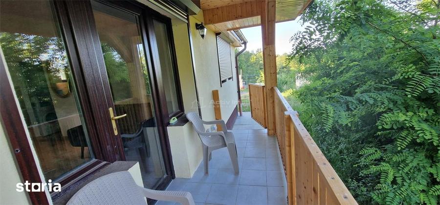 Casă cu 3 camere decomandat cu Teren 400 Mp în Central