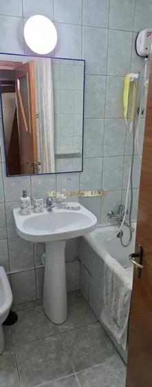 Apartament cu 2 camere decomandat, mobilat în Titan