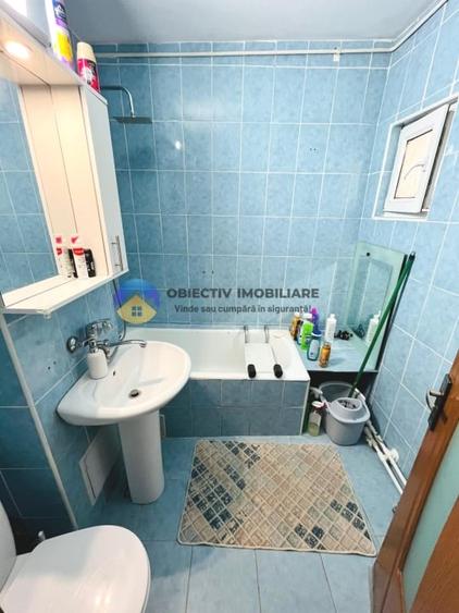 Apartament cu 4 camere decomandat, mobilat în Precista