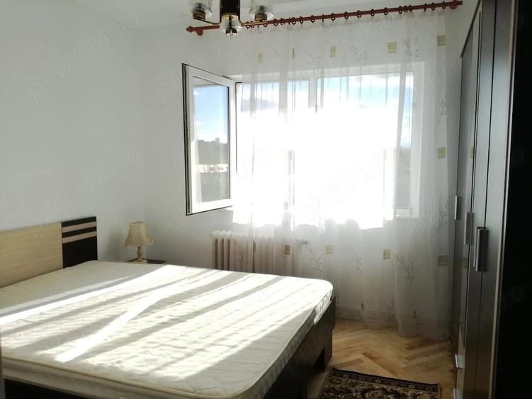 Apartament cu 3 camere decomandat în Podu Roș
