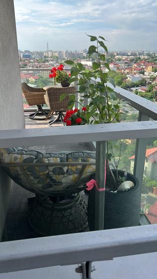 Apartament cu 3 camere decomandat, mobilat în Berceni