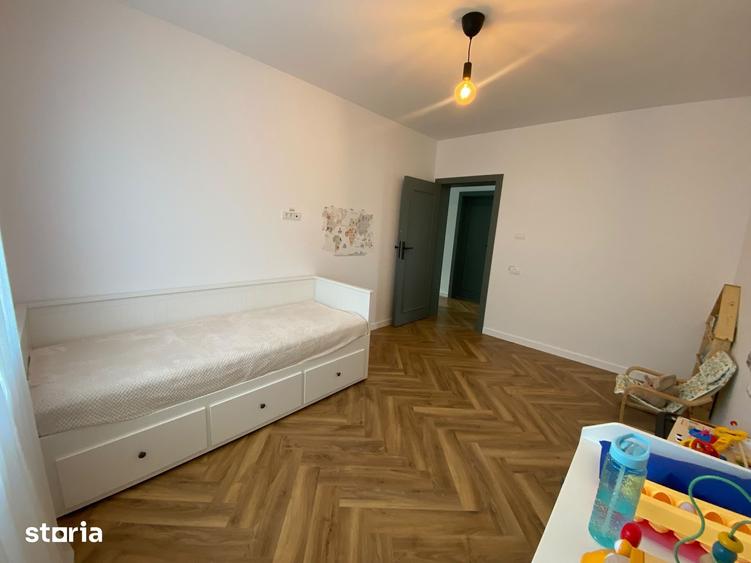Casă cu 4 camere cu Teren 731 Mp în Moșnița Nouă