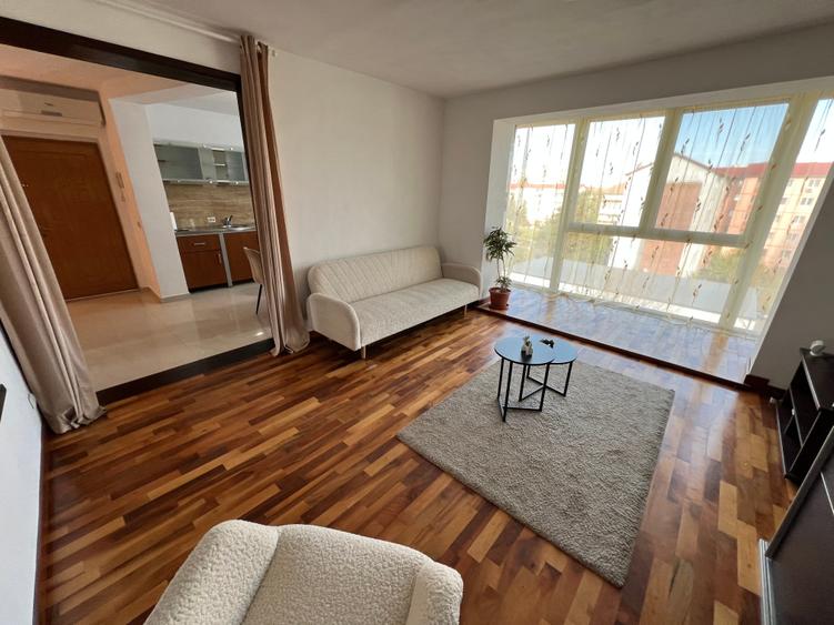 Apartament cu 3 camere în Mihai Viteazul