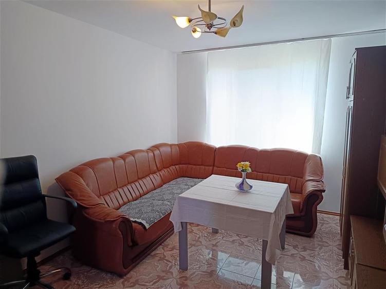Apartament 3 camere in zona centrala Moldova Noua - 3