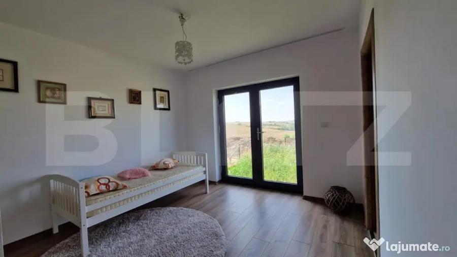 Casă cu 4 camere cu Teren 480 Mp în Cornești