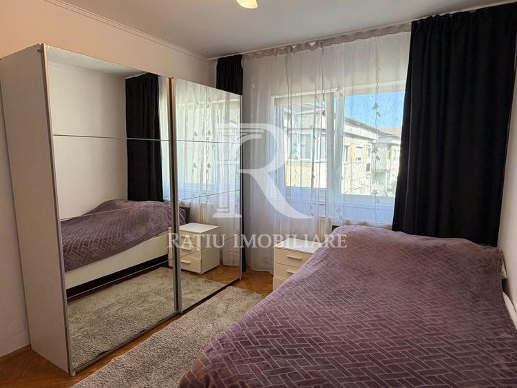 Apartament cu 3 camere decomandat, mobilat în Rogerius