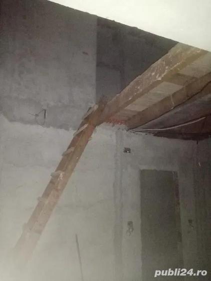 Casă cu 5 camere cu Teren 1000 Mp în Peciu Nou