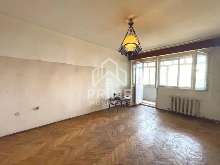 Apartament cu 3 camere decomandat în Cetate