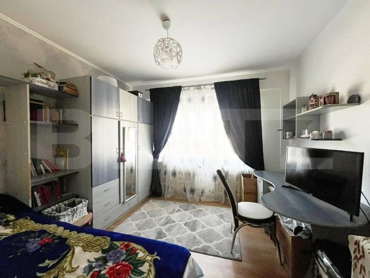 Apartament cu 3 camere decomandat, mobilat în Mircea cel Bătrân