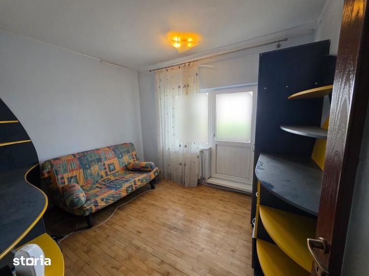 Apartament cu 4 camere decomandat în Central