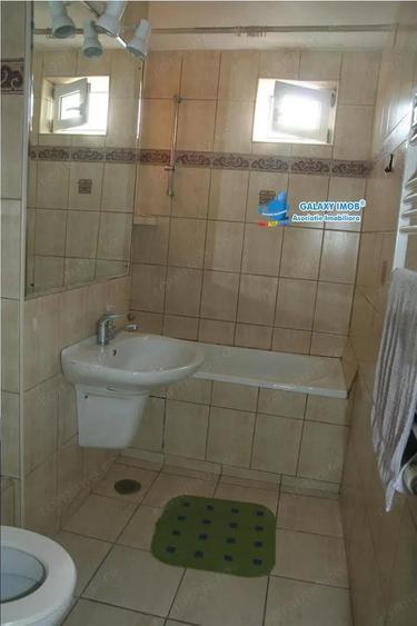 Apartament cu 3 camere semidecomandat în Drumul Taberei