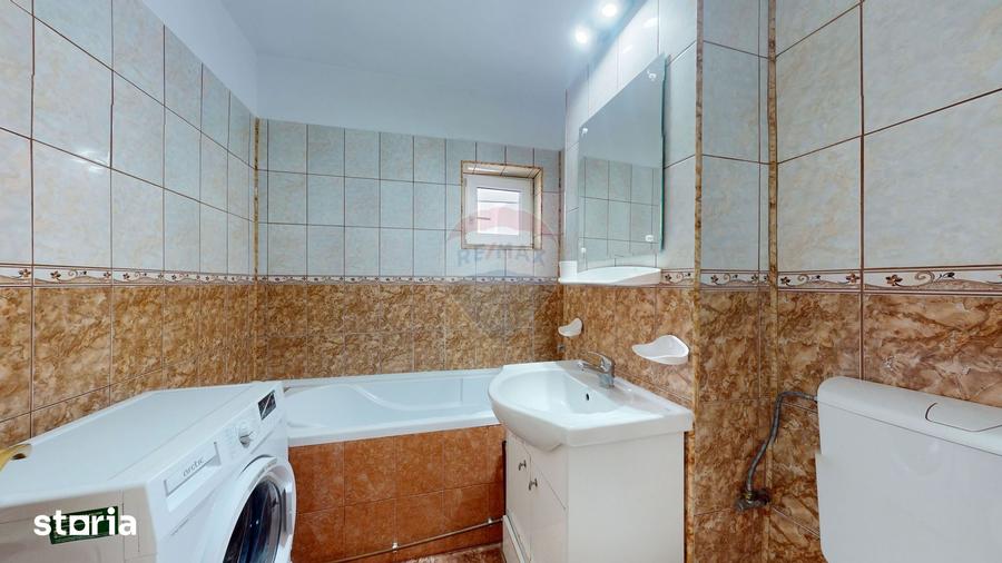Apartament cu 3 camere decomandat în Eroilor