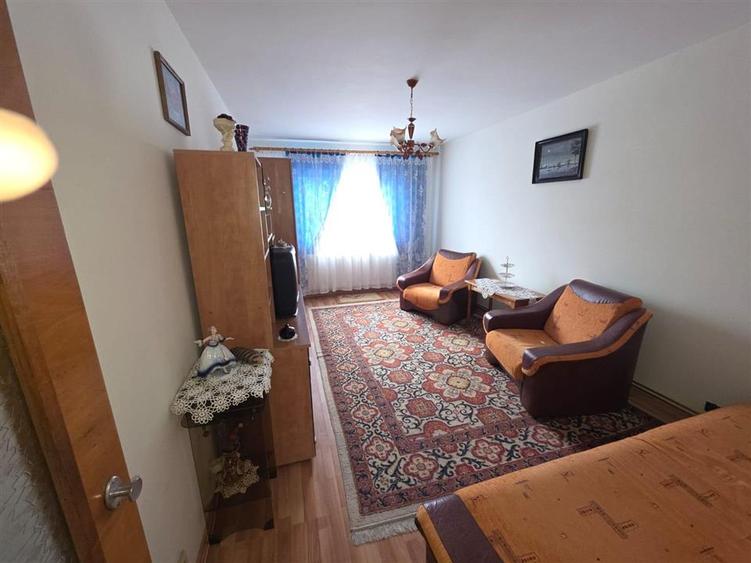 Apartament cu 2 camere decomandat, mobilat în Exterior Est