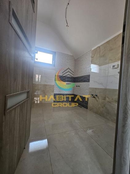 Casă cu 4 camere cu Canalizare în Central